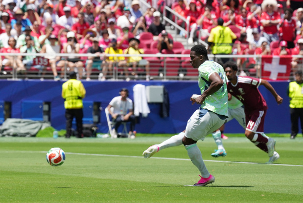 Qatar hold Swiss to stunning draw